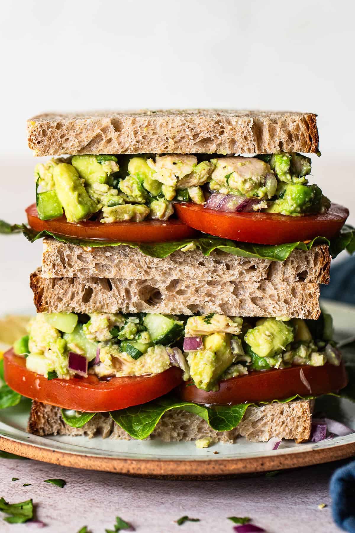 Easy Avocado Tuna Salad: Quick 5-Minute Recipe for Healthy Lunches